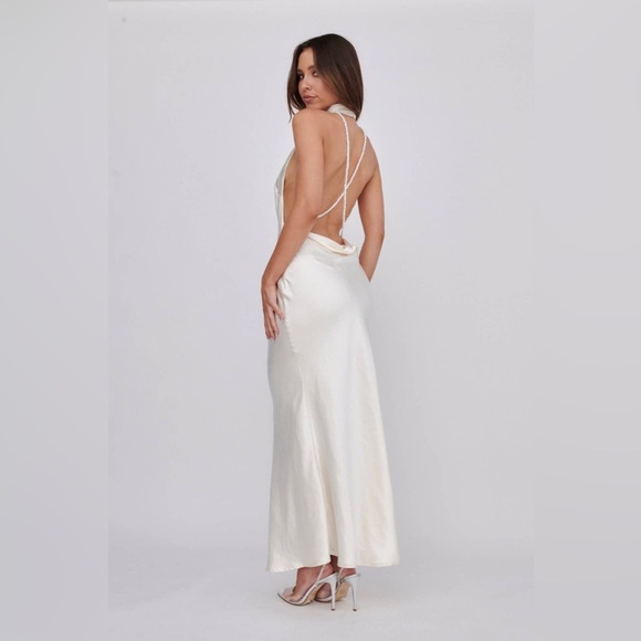 Saints & Secrets Dresses & Skirts - NWT Bride Saints and Secrets White/Cream Rose Halter Pearl Maxi Dress Size XS